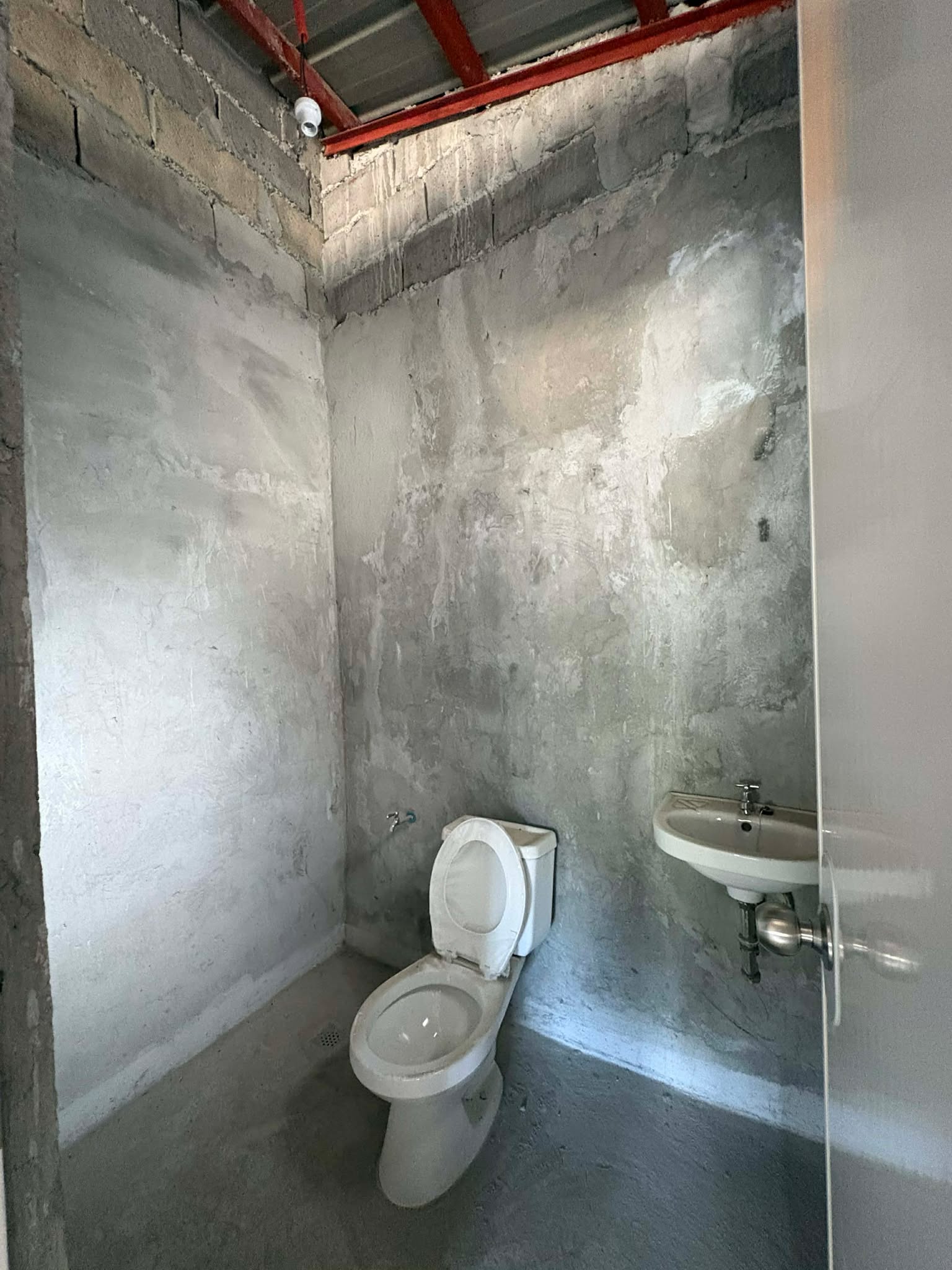 Sapphire Bathroom 2