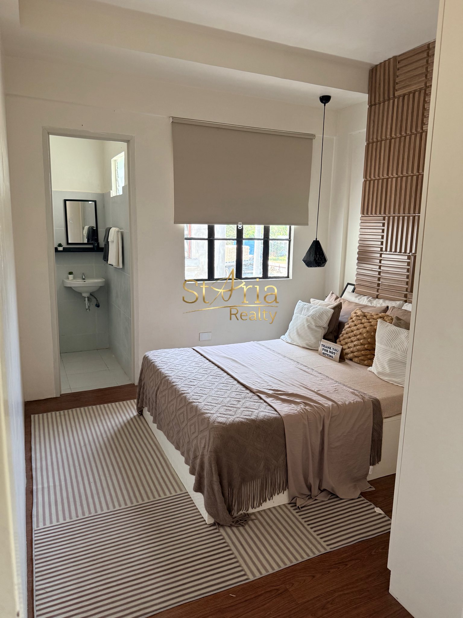Sapphire Bathroom 2