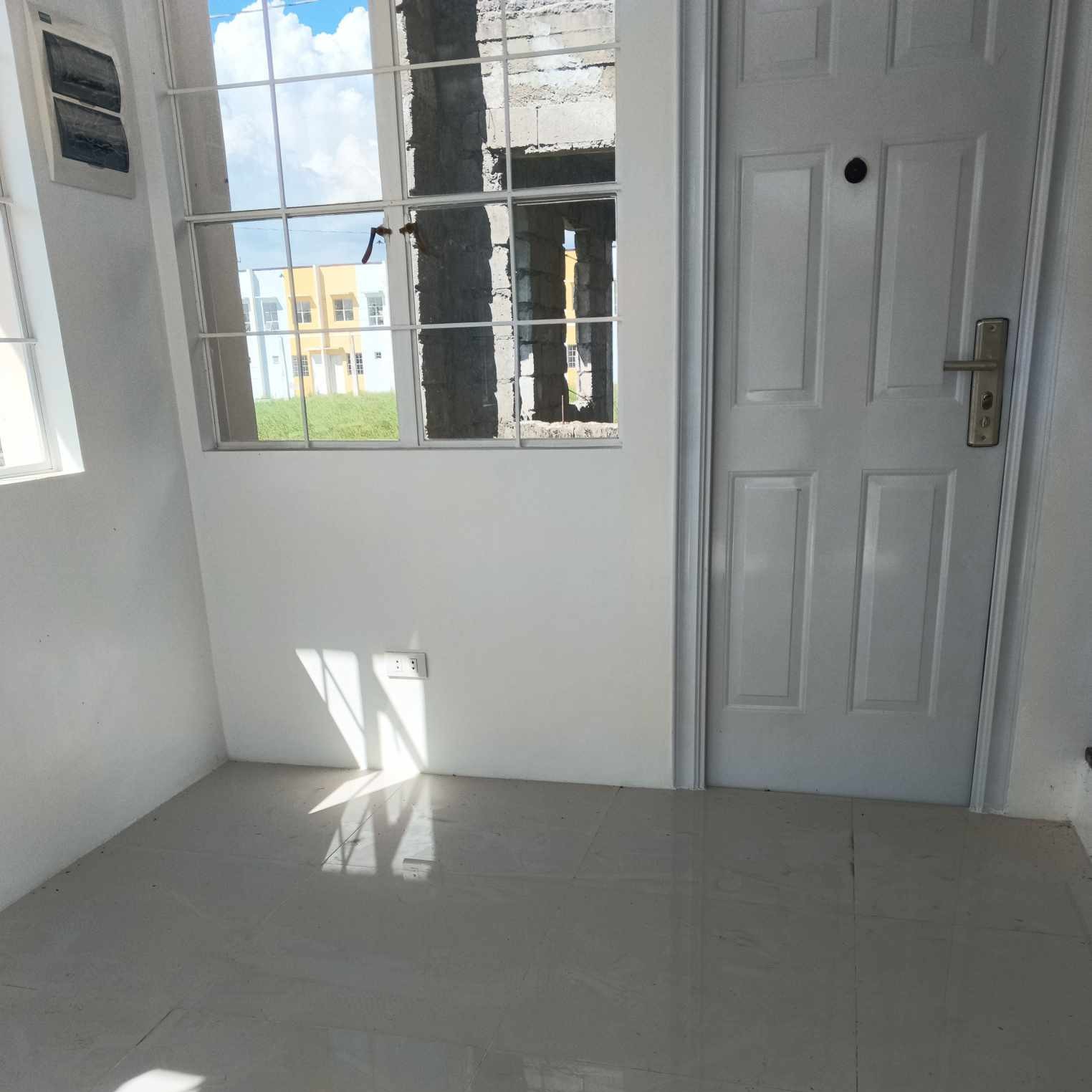 Chesca-Basic, Townhouse-Inner