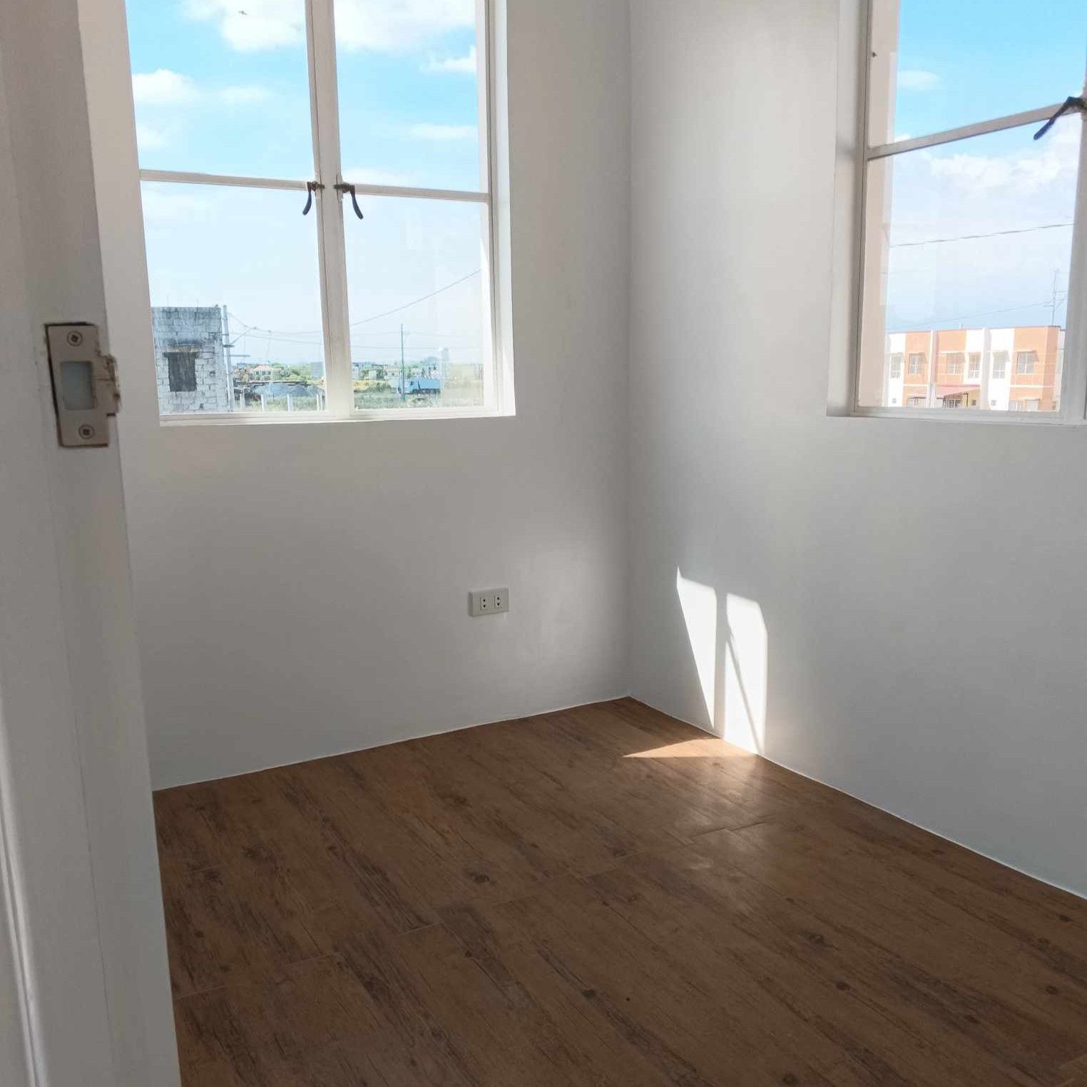 Chesca-Basic, Townhouse-Inner